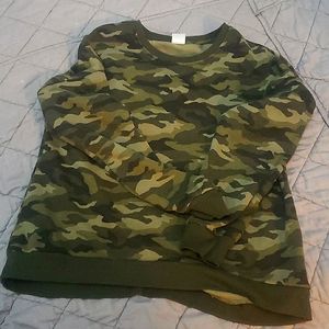 No boundaries camo sweatshirt